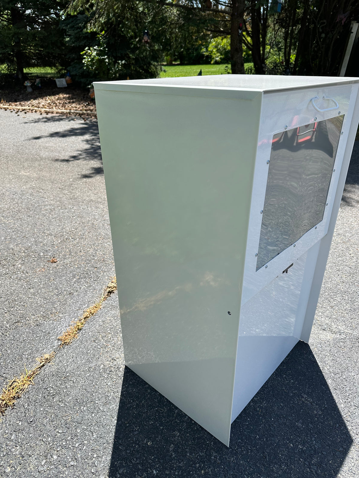 Newspaper Box (No Decals)